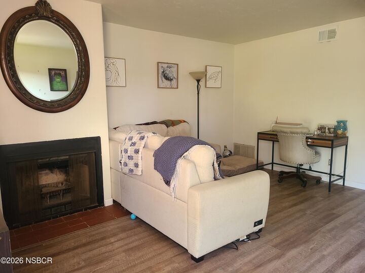 Property Photo:  1011 W Walnut Avenue  CA 93436 