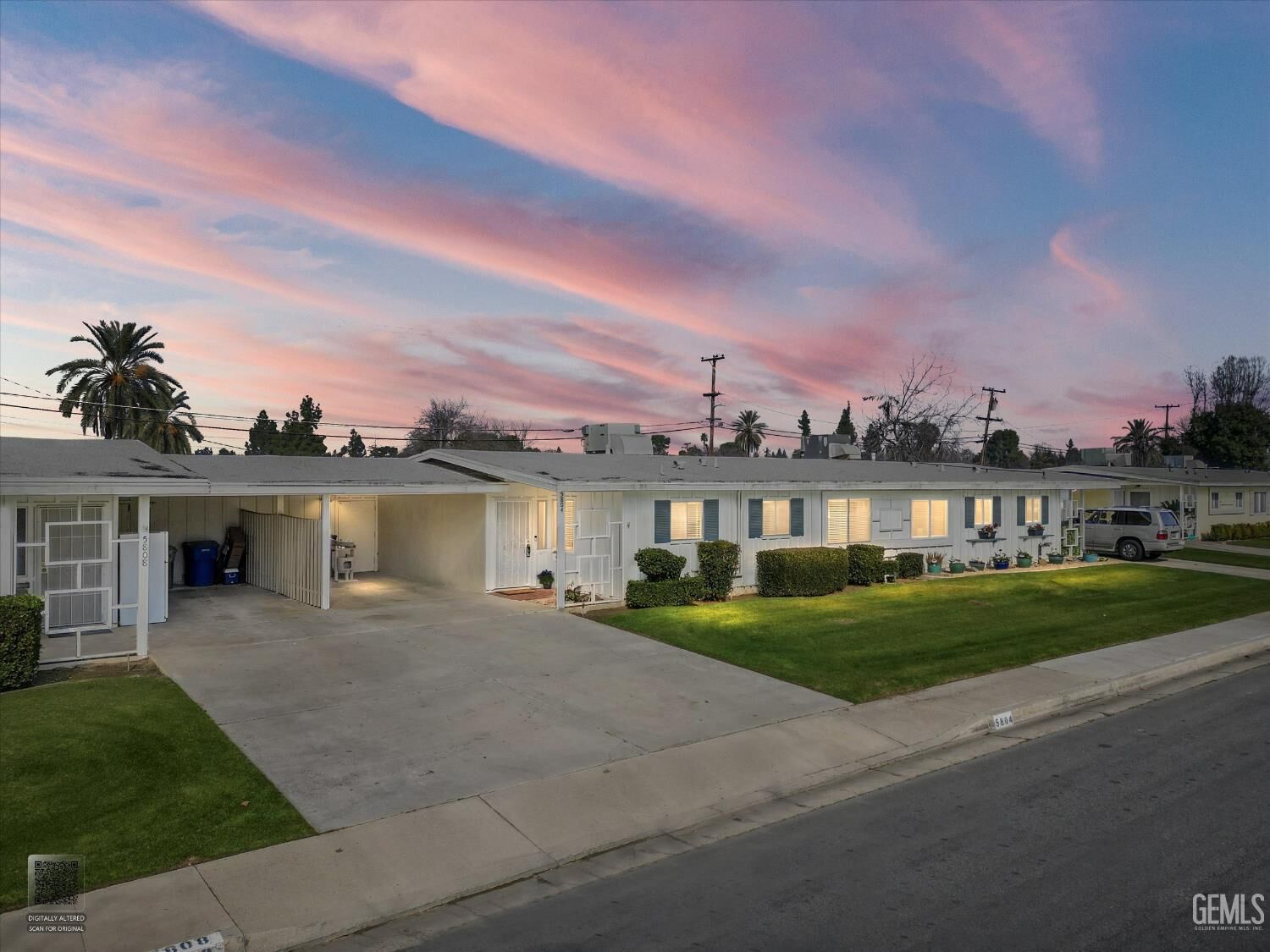 Property Photo:  5804 Sundale Ave  CA 93309 
