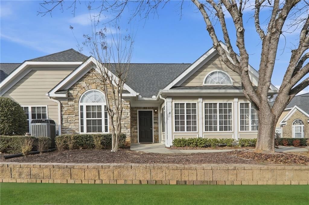 Property Photo: 2603 Village Lane GA 30075