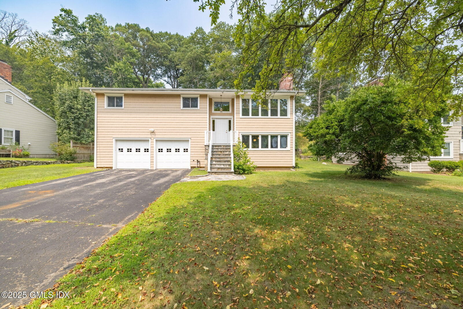 Property Photo:  37 Windsor Lane  CT 06807 