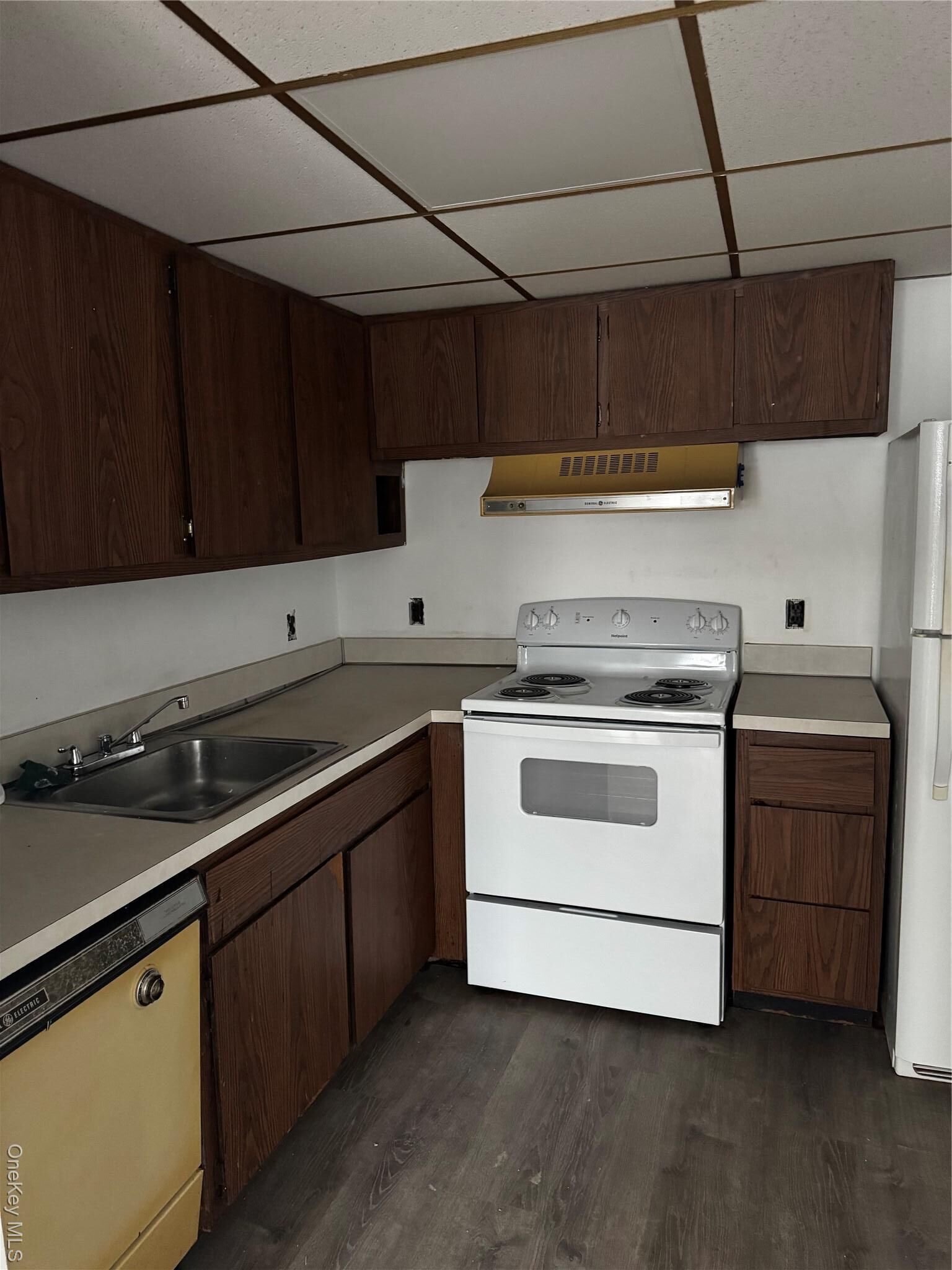 Property Photo:  14 Scarborough Lane D  NY 12590 