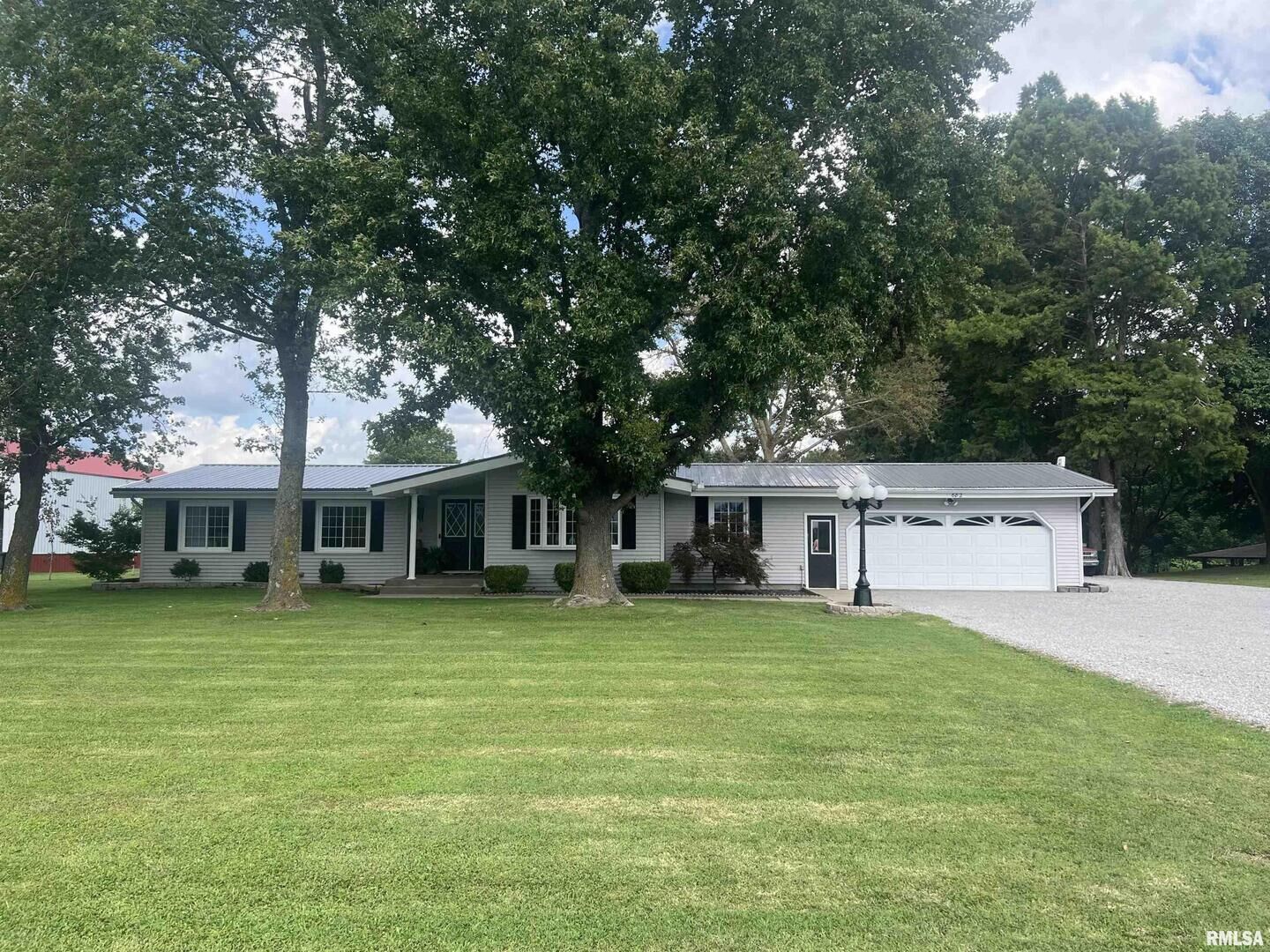 Property Photo:  682 McElvain Road  IL 62966 