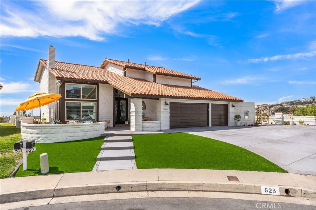 Property Photo:  523 Calle Baranda  CA 92673 