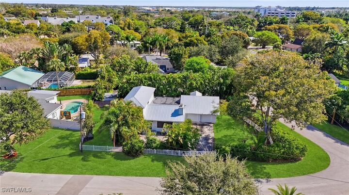 Property Photo: 1260 Forest Avenue FL 34102