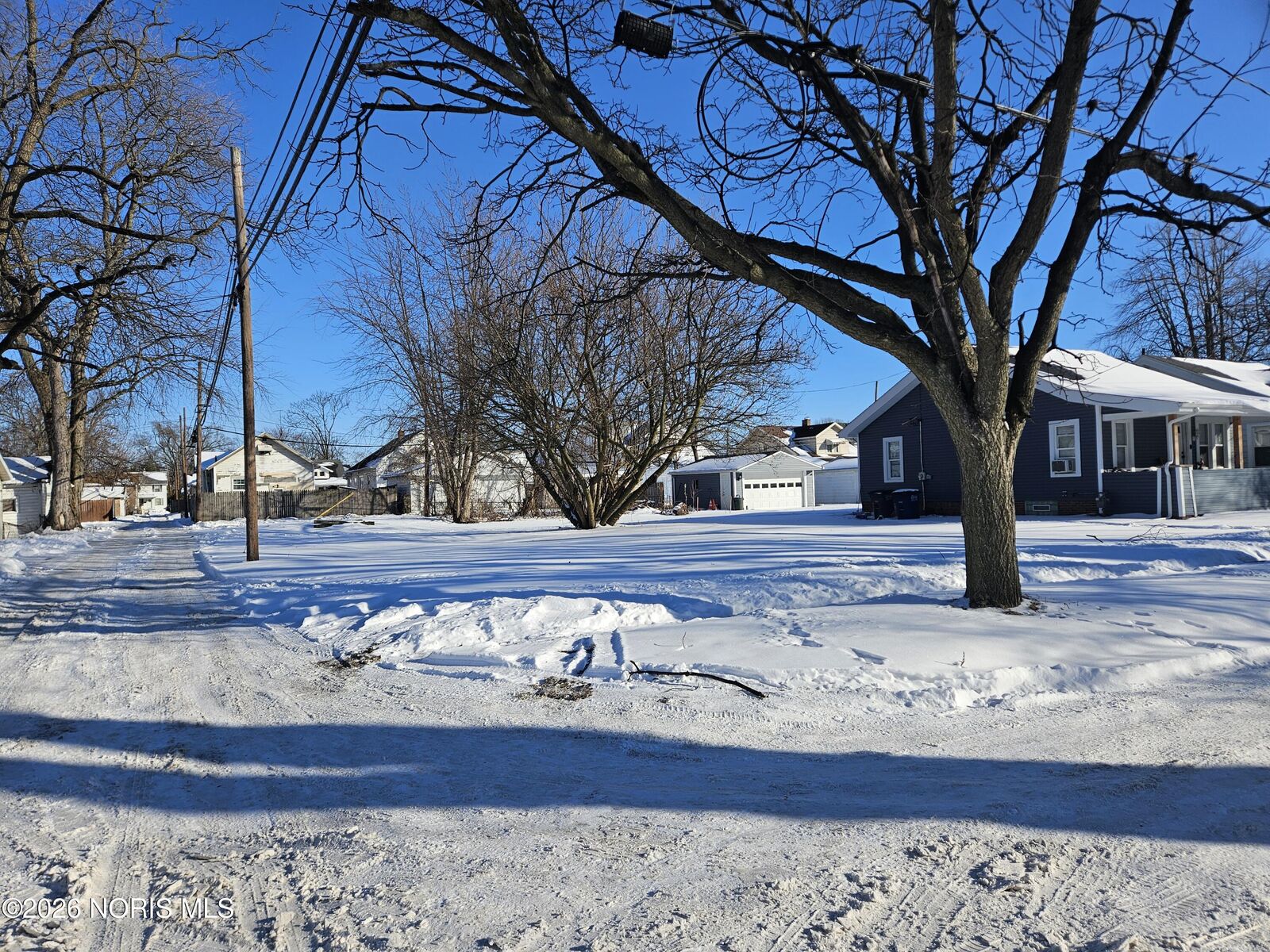 Property Photo: 915 Atlantic Avenue OH 43609