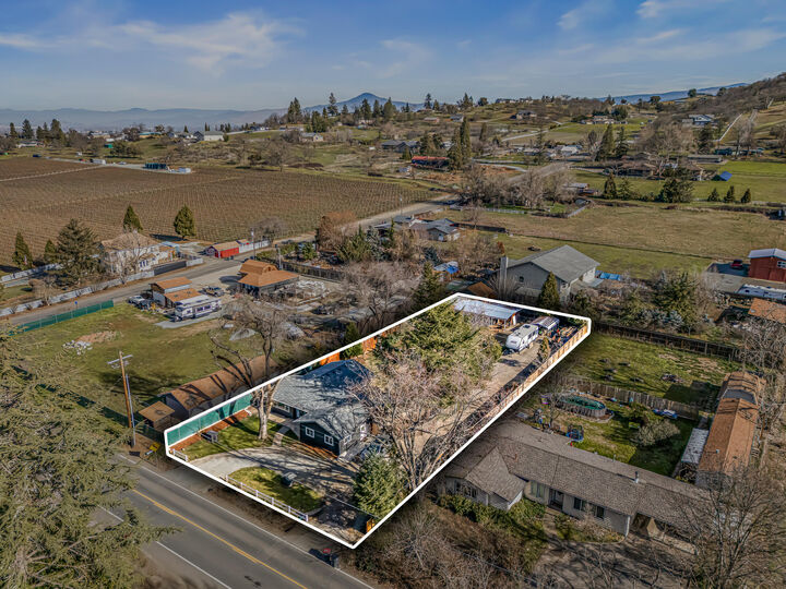 Property Photo:  3065 Griffin Creek Road  OR 97501 