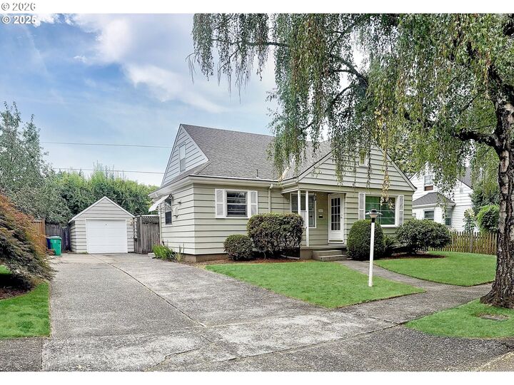 Property Photo:  7067 N University Ave  OR 97203 