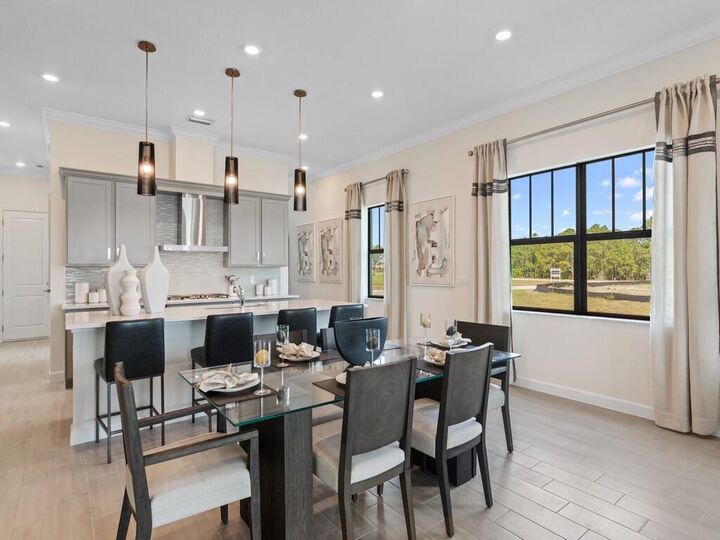 Property Photo: 721 SE Fascino Circle FL 34984