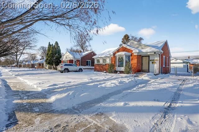 Property Photo:  28418 N Clements Circle  MI 48150 