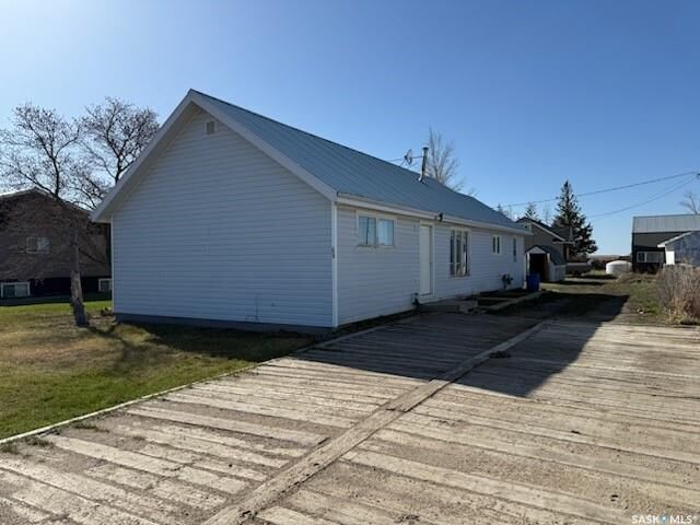 69 Railway Avenue — photo 1