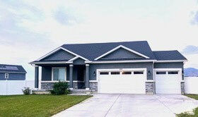 Property Photo: 422 W 1360 N UT 84074