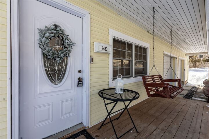 Property Photo:  2433 Glen Mawr St  PA 15204 