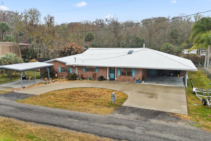 Property Photo:  1511 Riveredge Court  FL 32102 