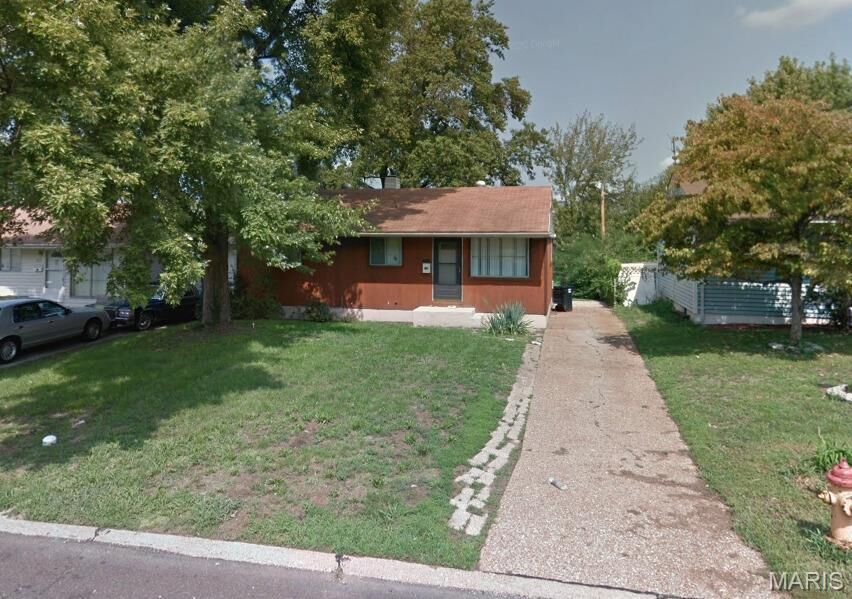 Property Photo: 201 Roderick Drive MO 63137