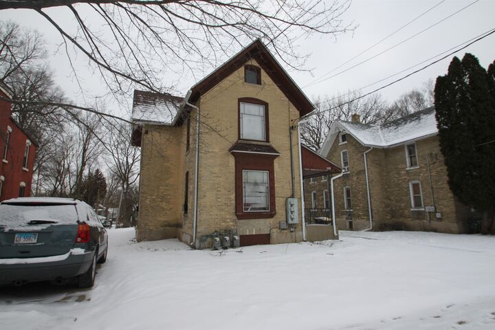 Property Photo:  328 S Prospect Street  IL 61104 