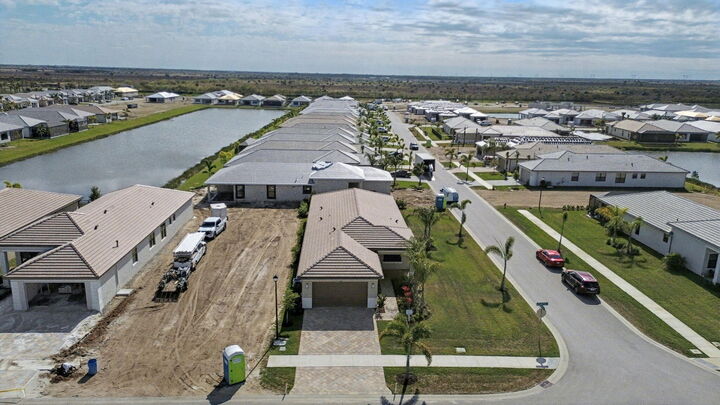 Property Photo: 12406 SW High Tide Road FL 34987