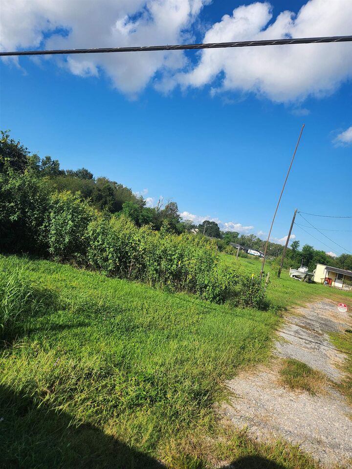 Property Photo: 1100 &Amp 1106 Flint St TX 77630-6418