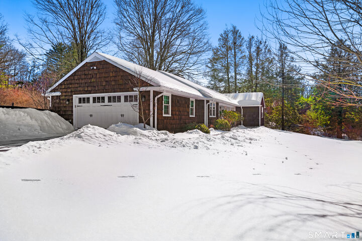 Property Photo:  126 Heather Lane  CT 06897 