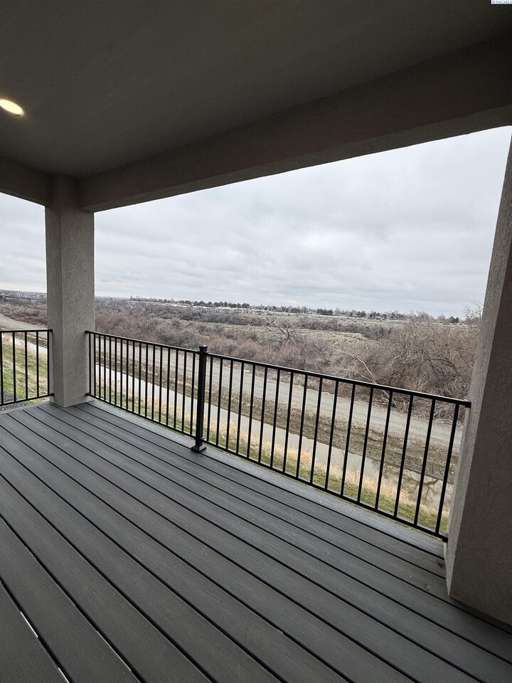 Property Photo:  811 Rio Vista Loop Lot27  WA 99352 