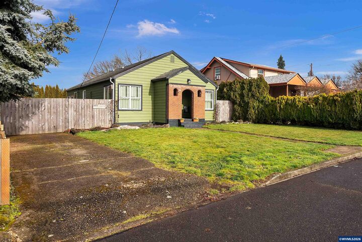 Property Photo:  605 Hickory St NE  OR 97301 