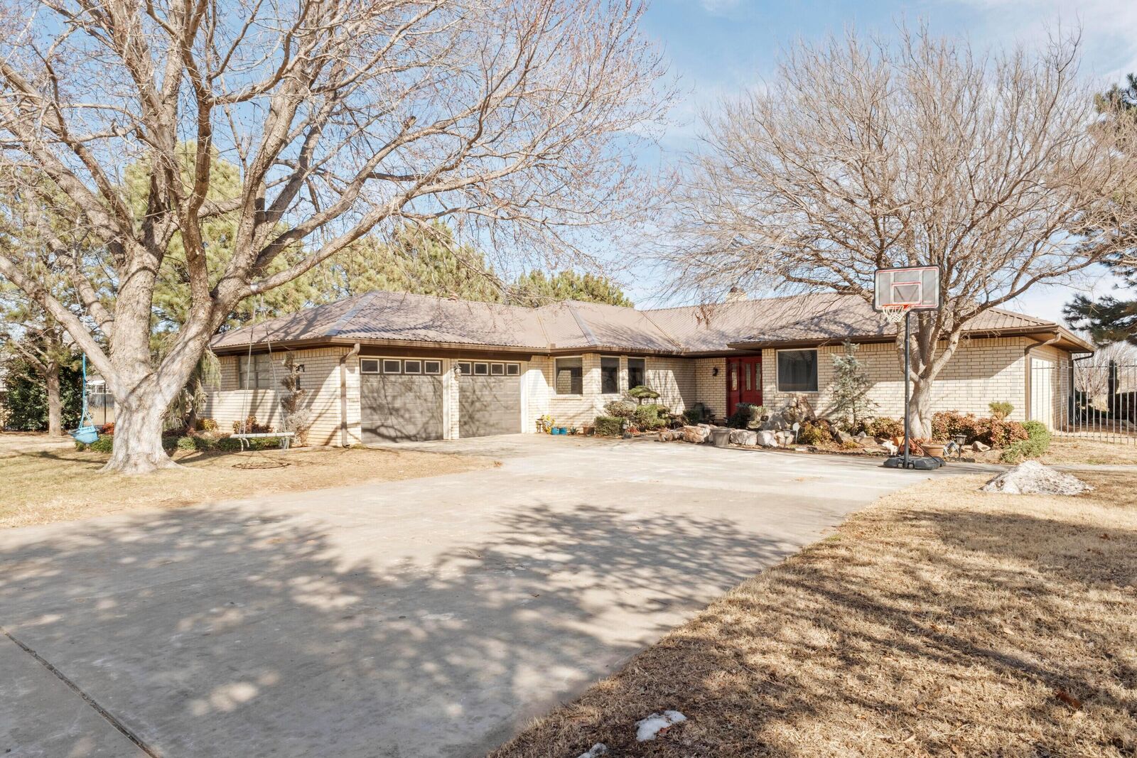 Property Photo:  1305 S Ponderosa  TX 79096 