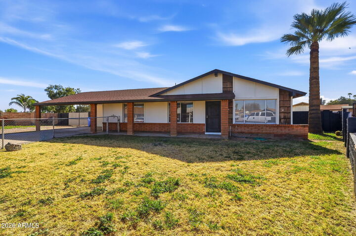 Property Photo:  7909 W Pinchot Avenue  AZ 85033 