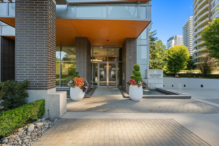 Property Photo:  5883 Barker Avenue 3707  BC V5H 0G4 