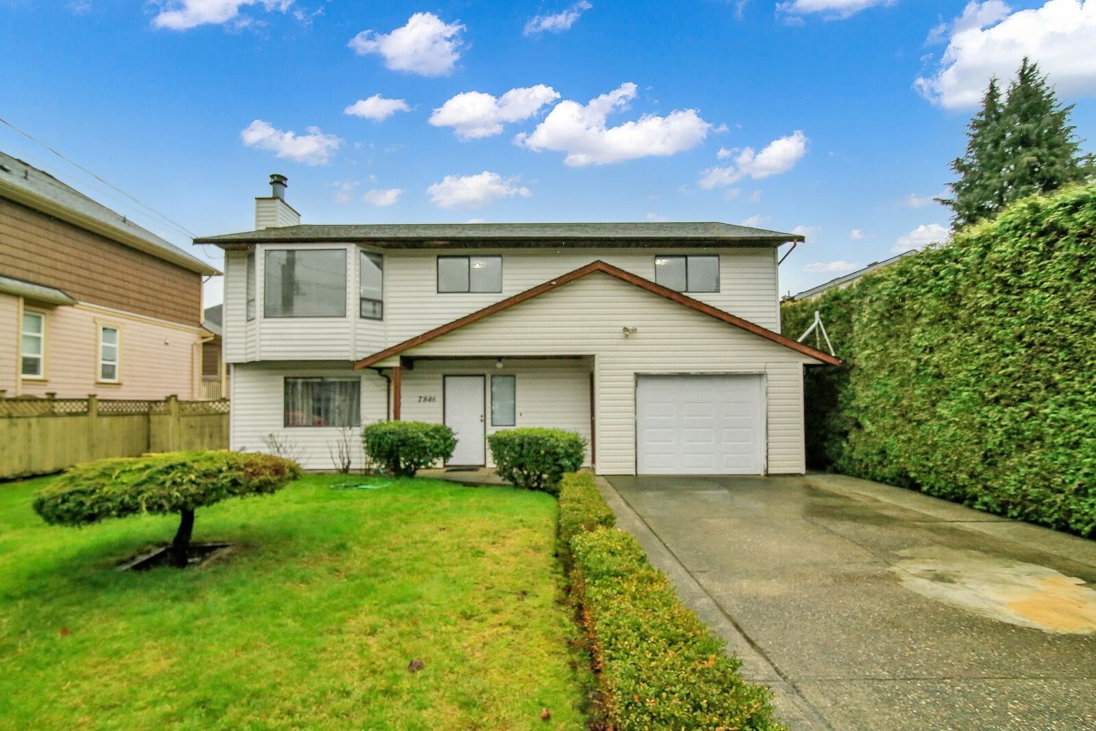 Property Photo:  7846 119A Street  BC V4C 6N6 