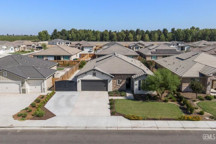 Property Photo:  11126 Arundel Way  CA 93311 