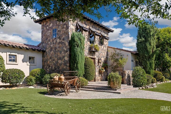 Property Photo:  10208 Keswick Drive  CA 93311 