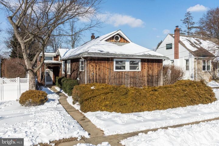 Property Photo:  1927 Wayne Avenue  NJ 08035 