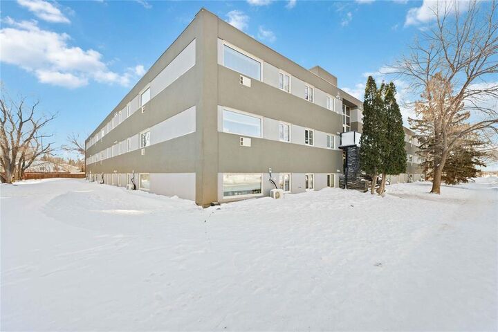 Property Photo: 100 Killarney Avenue MB R3T 3B2