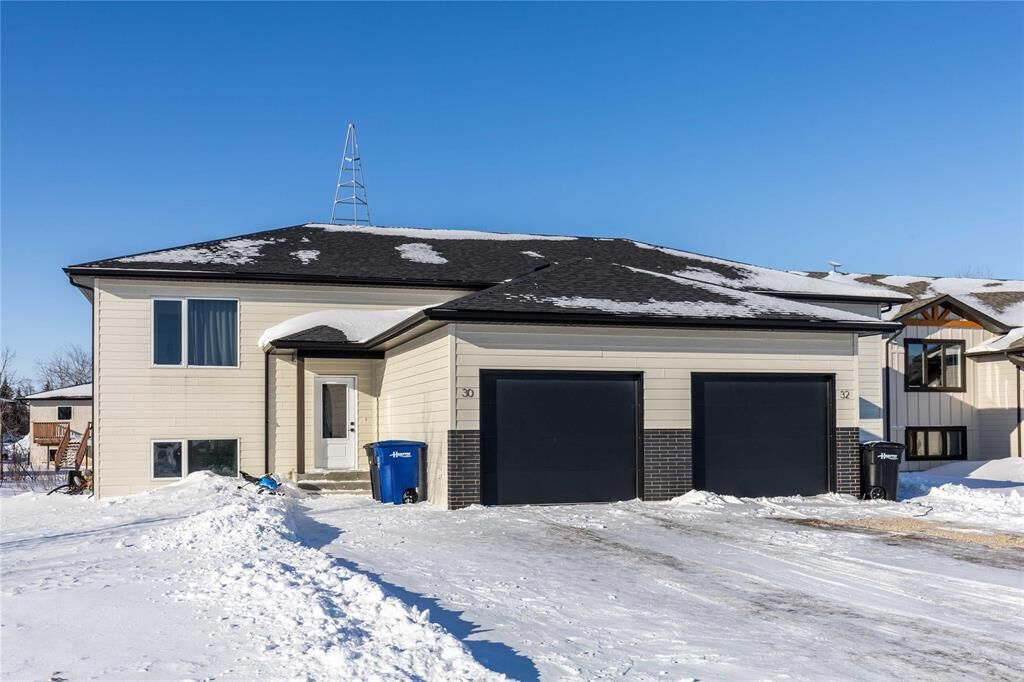 Property Photo: 30 Fourth Street North MB R0A 0V2