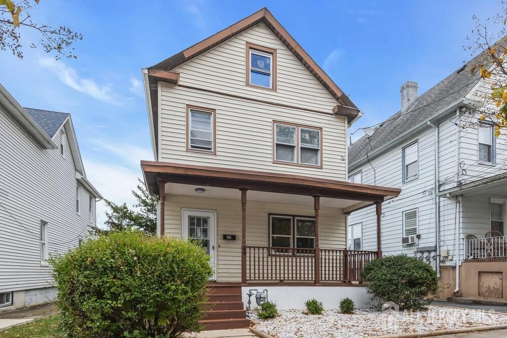 Property Photo:  49 Comstock Street  NJ 08901 