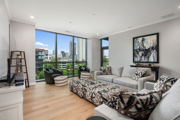 Property Photo:  225 John H McConnell Boulevard  OH 43215 