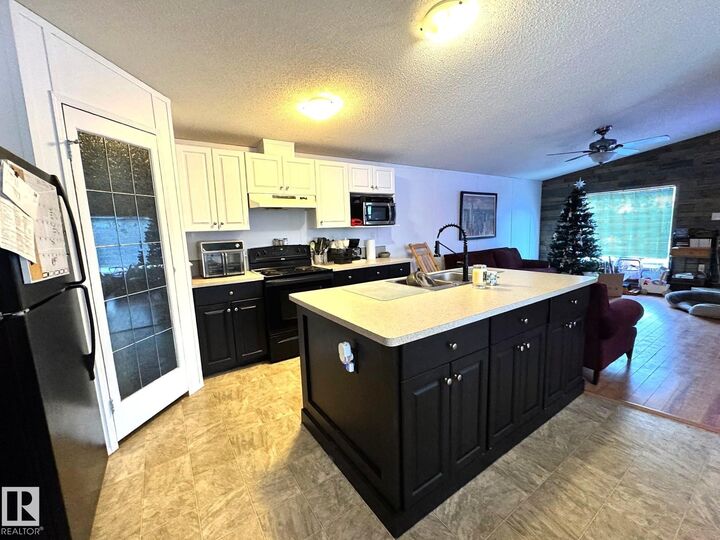 Property Photo:  4732 54 Avenue  AB T0E 2M0 
