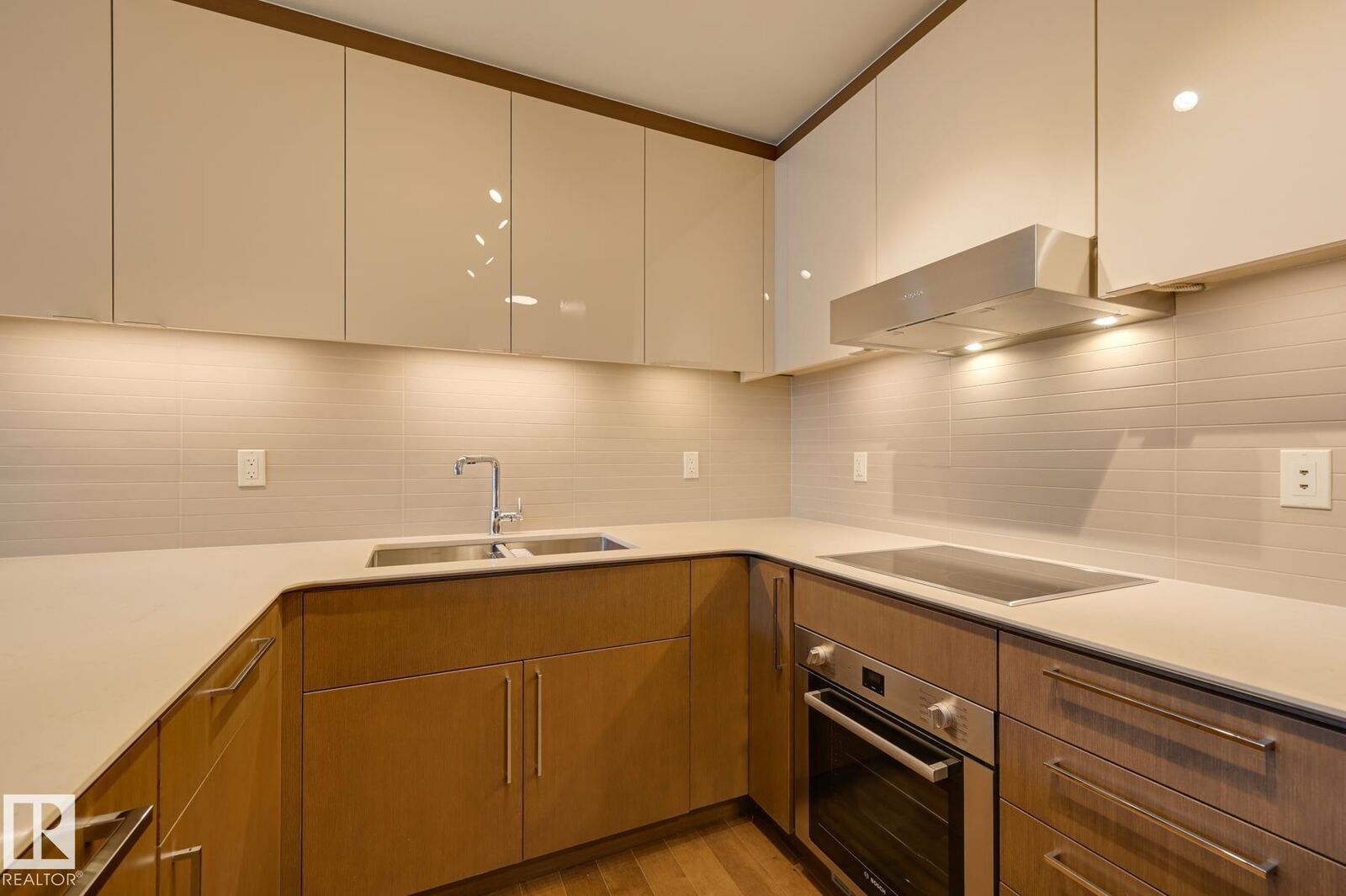 Property Photo: 10360 102 Street NW 3306 AB T5J 0K6