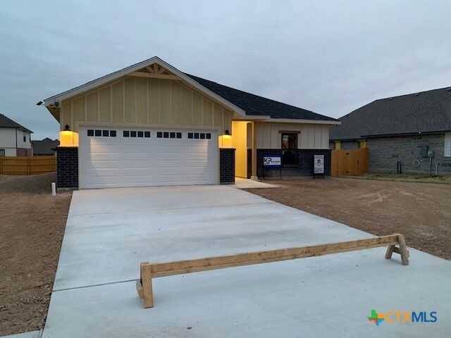 Property Photo: 1718 Paint Horse Trail TX 76548