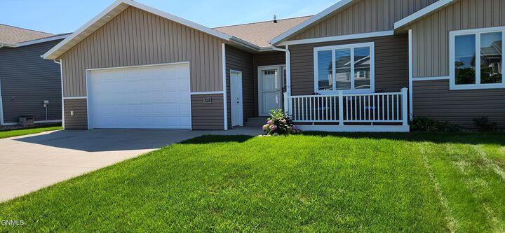 Property Photo:  713 Bremner Avenue  ND 58503 