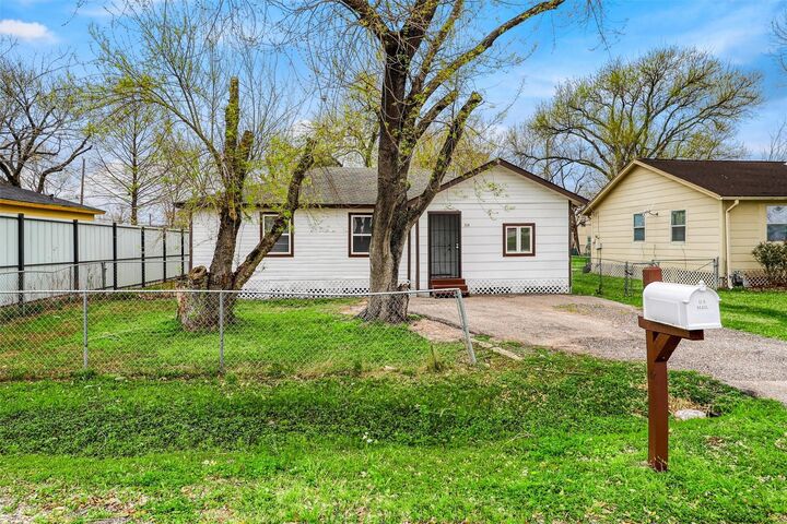 Property Photo: 1114 Blackwood Avenue TX 77032