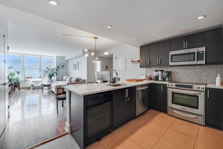 Property Photo:  88 Morgan St 2006  NJ 07302 