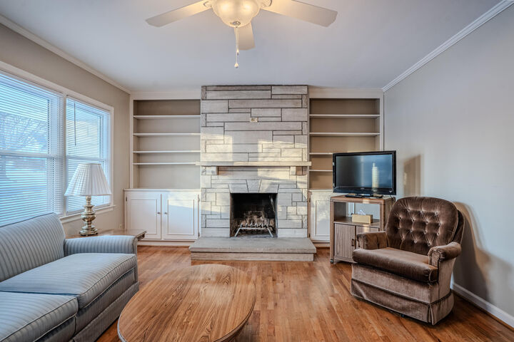 Property Photo:  1091 Collins Lane  KY 40601 