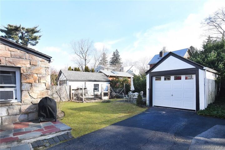 Property Photo:  27 Maple Street  NY 10533 