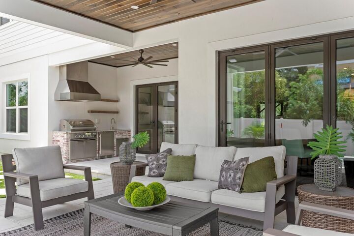 Property Photo:  4536 W Swann Avenue  FL 33609 