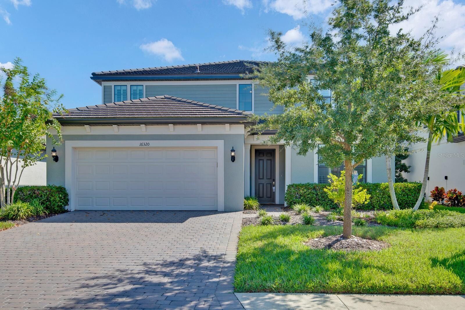 Property Photo: 16320 Hidden Oak Loop FL 34211