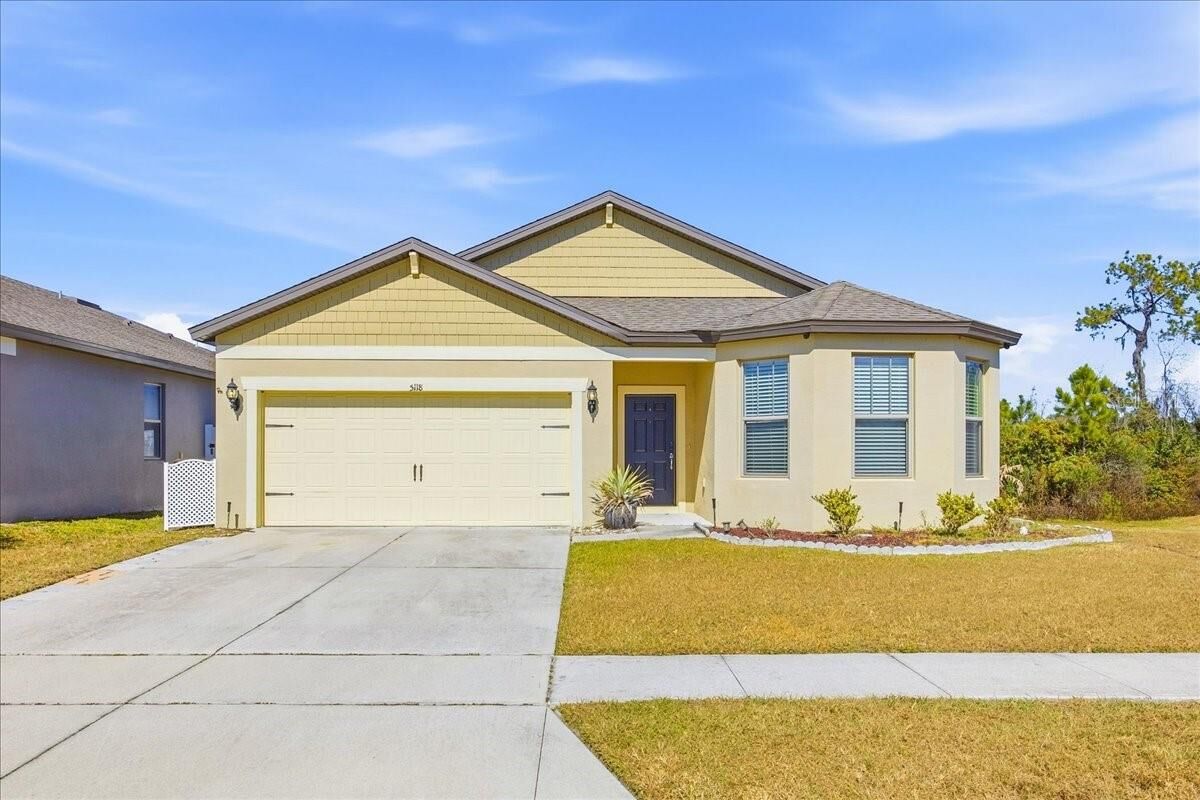 Property Photo: 5118 Claremont Court FL 33868