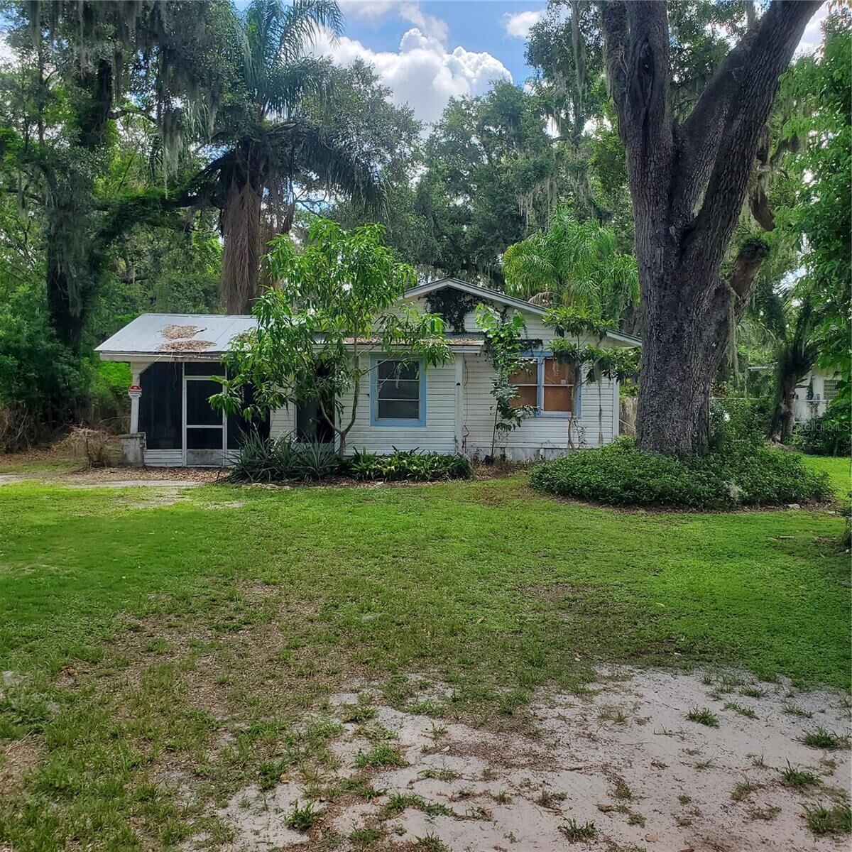 Property Photo:  949 Lake Street  FL 33851 