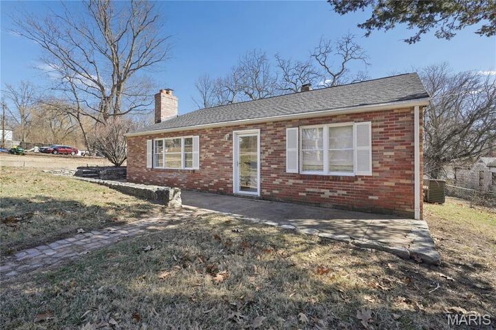 Property Photo:  332 Argent Avenue  MO 63135 
