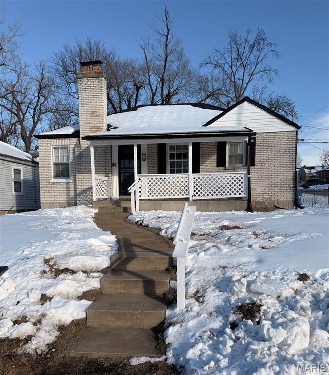 Property Photo:  222 Henquin Drive  MO 63135 