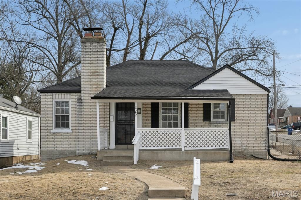 Property Photo:  222 Henquin Drive  MO 63135 